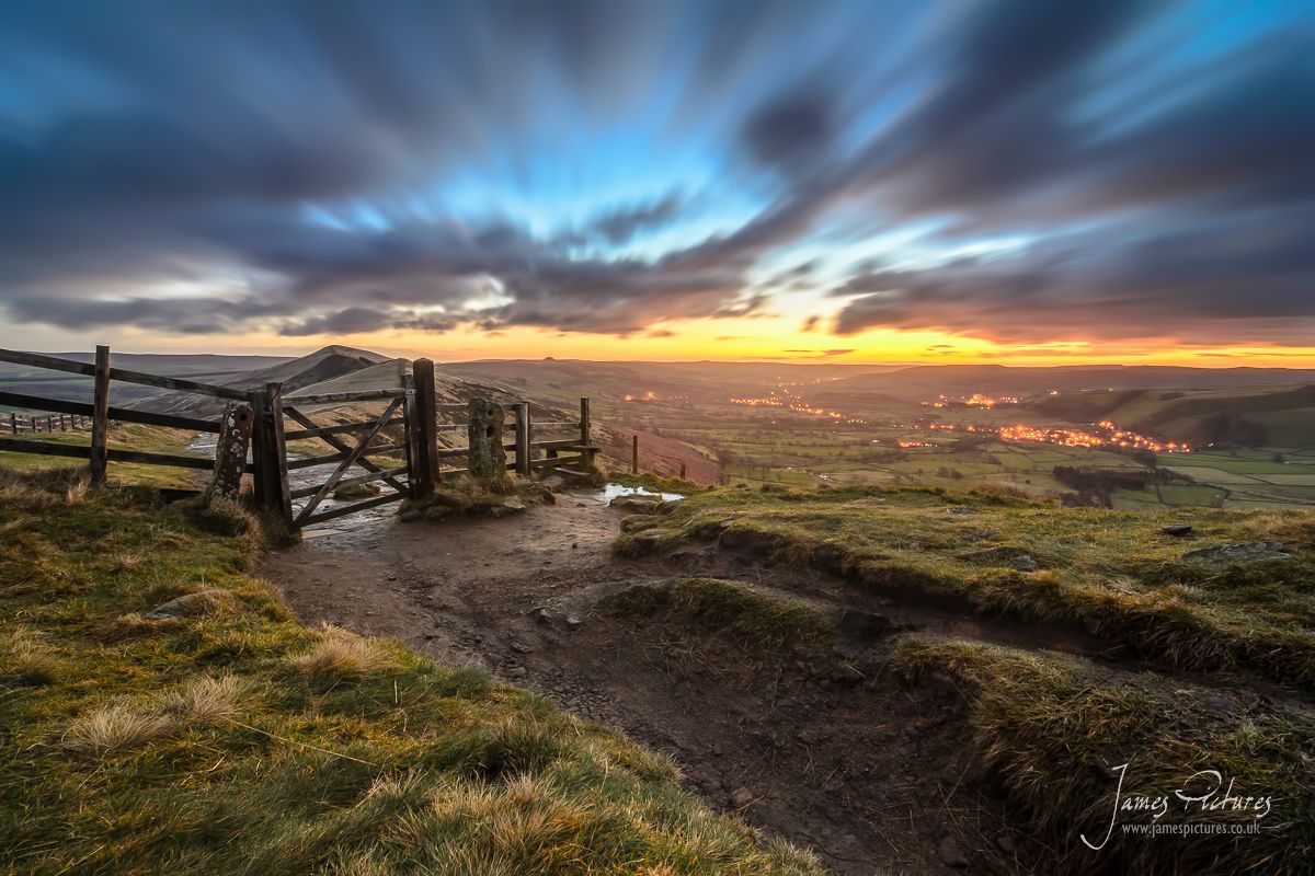 The Peak District is a fantastic place to hone your Landscape Photography Skills, stunning scenery is very easy to find all year round