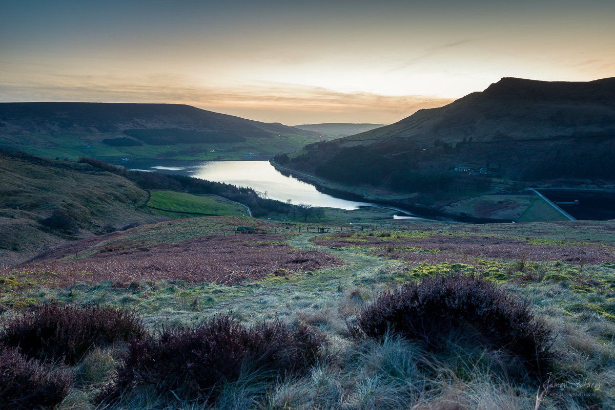 Admiring Dove Stone Reservoir on my way home, I just sat and watched the sun fade, a stunning remote location.