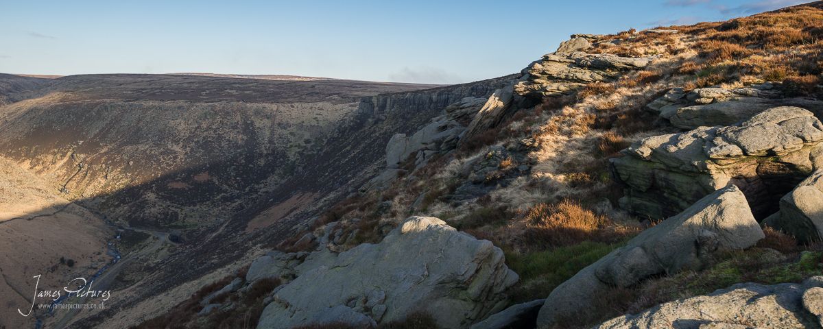 Looking East along the ridge line of Raven Stones Brow on Saddleworth Moor