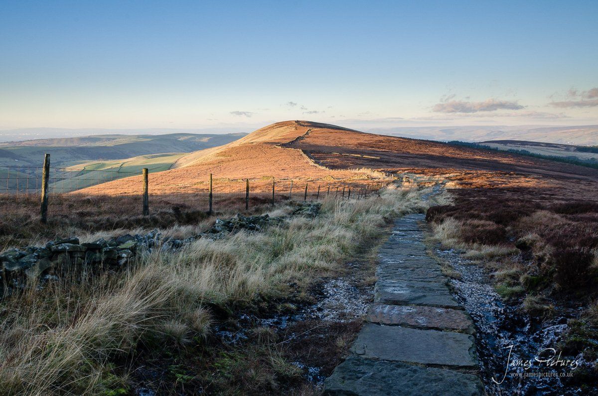 Cats Tor in the Peak District near Goyt Valley and Shining Tor