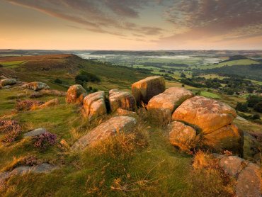 Curbar Edge At Sunrise
