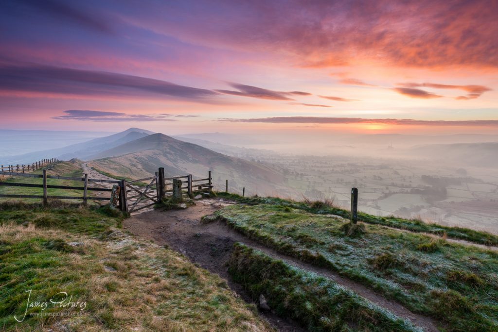 Stunning Peak District Sunrise on the Great Ridge