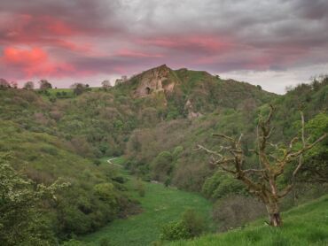 Manifold Valley and Thors Cave